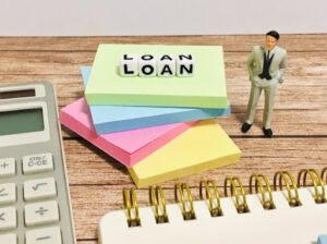 アコムは在籍確認なし？なぜなかった？保険証・書類提出・バイト先・職場に電話。知恵袋など